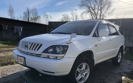 Toyota Harrier, 2001 год, 1 050 000 рублей, 2 фотография