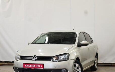 Volkswagen Polo VI (EU Market), 2013 год, 990 000 рублей, 1 фотография