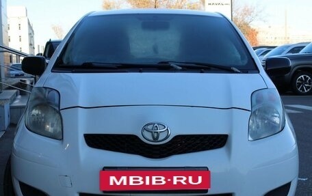 Toyota Yaris III рестайлинг, 2009 год, 480 000 рублей, 2 фотография