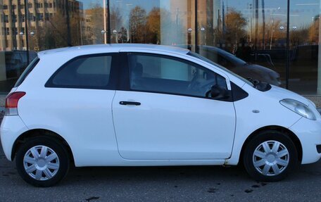 Toyota Yaris III рестайлинг, 2009 год, 480 000 рублей, 15 фотография