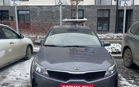 KIA Rio IV, 2021 год, 2 000 000 рублей, 1 фотография