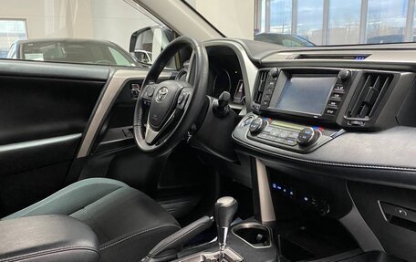 Toyota RAV4, 2018 год, 2 785 000 рублей, 12 фотография