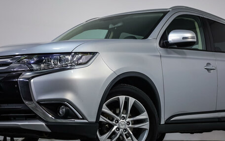 Mitsubishi Outlander III рестайлинг 3, 2016 год, 2 254 000 рублей, 21 фотография