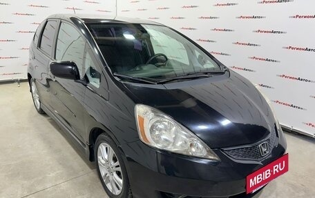 Honda Fit III, 2010 год, 870 000 рублей, 2 фотография