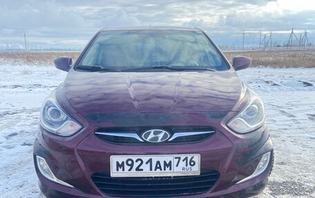 Hyundai Solaris II рестайлинг, 2013 год, 850 000 рублей, 1 фотография