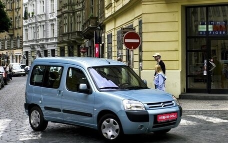 Citroen Berlingo II рестайлинг, 2004 год, 499 000 рублей, 1 фотография