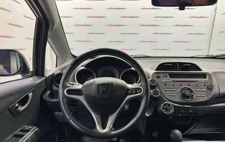 Honda Fit III, 2010 год, 870 000 рублей, 24 фотография