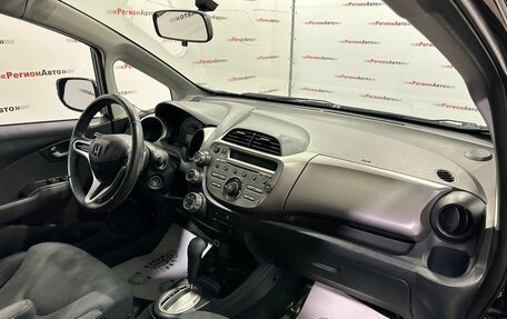 Honda Fit III, 2010 год, 870 000 рублей, 28 фотография