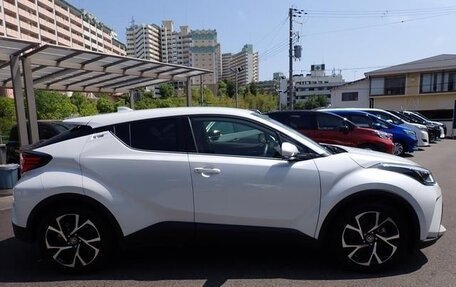 Toyota C-HR I рестайлинг, 2022 год, 1 600 000 рублей, 3 фотография