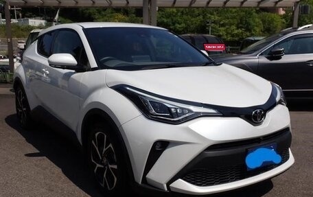 Toyota C-HR I рестайлинг, 2022 год, 1 600 000 рублей, 1 фотография