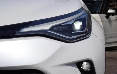 Toyota C-HR I рестайлинг, 2022 год, 1 600 000 рублей, 16 фотография