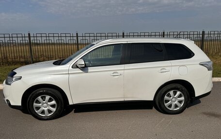 Mitsubishi Outlander III рестайлинг 3, 2014 год, 1 825 000 рублей, 3 фотография