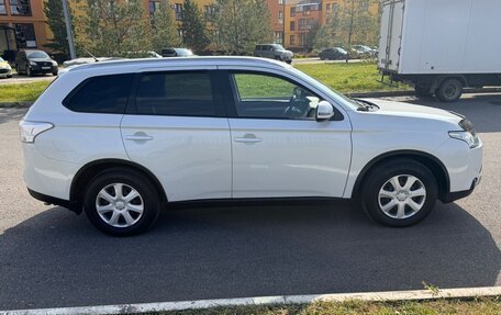 Mitsubishi Outlander III рестайлинг 3, 2014 год, 1 825 000 рублей, 5 фотография