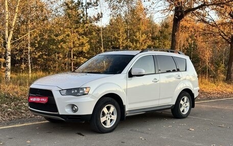 Mitsubishi Outlander III рестайлинг 3, 2011 год, 1 330 000 рублей, 1 фотография