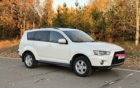 Mitsubishi Outlander III рестайлинг 3, 2011 год, 1 330 000 рублей, 3 фотография