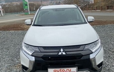 Mitsubishi Outlander III рестайлинг 3, 2022 год, 2 850 000 рублей, 1 фотография