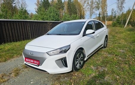 Hyundai IONIQ, 2017 год, 2 050 000 рублей, 2 фотография