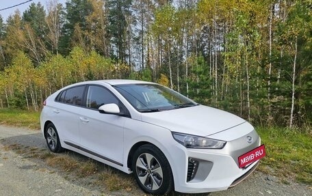 Hyundai IONIQ, 2017 год, 2 050 000 рублей, 4 фотография