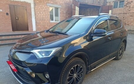 Toyota RAV4, 2015 год, 1 770 000 рублей, 1 фотография