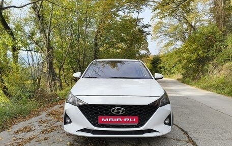 Hyundai Solaris II рестайлинг, 2020 год, 1 550 000 рублей, 1 фотография