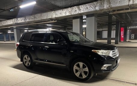 Toyota Highlander III, 2012 год, 2 300 000 рублей, 2 фотография