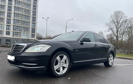 Mercedes-Benz S-Класс, 2011 год, 1 900 000 рублей, 2 фотография