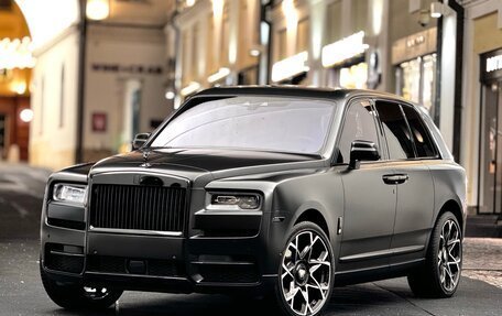 Rolls-Royce Cullinan, 2021 год, 54 999 888 рублей, 25 фотография