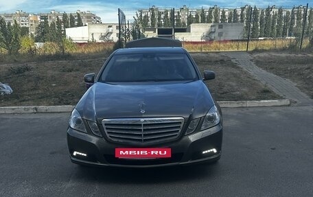 Mercedes-Benz E-Класс, 2010 год, 1 750 000 рублей, 4 фотография