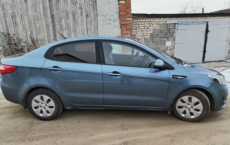 KIA Rio III рестайлинг, 2013 год, 1 400 000 рублей, 2 фотография