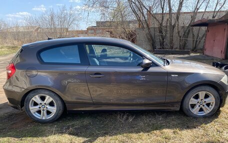 BMW 1 серия, 2007 год, 850 000 рублей, 6 фотография