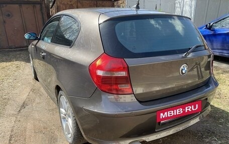 BMW 1 серия, 2007 год, 850 000 рублей, 10 фотография