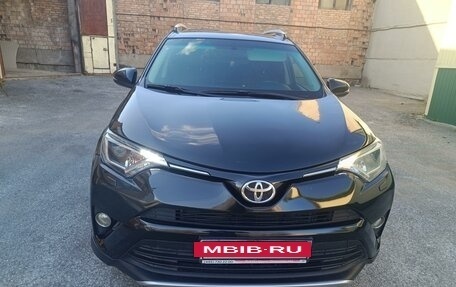 Toyota RAV4, 2015 год, 1 770 000 рублей, 3 фотография