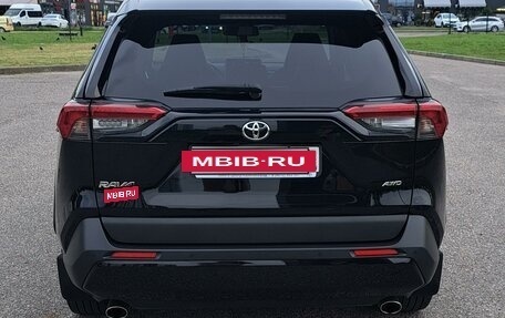 Toyota RAV4, 2022 год, 4 450 000 рублей, 2 фотография