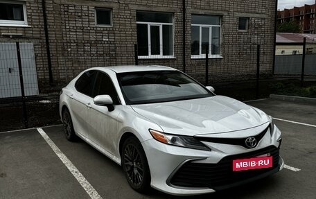 Toyota Camry, 2022 год, 4 000 000 рублей, 2 фотография