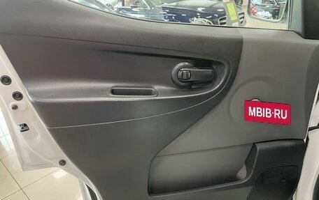 Nissan NV200, 2010 год, 1 097 000 рублей, 20 фотография