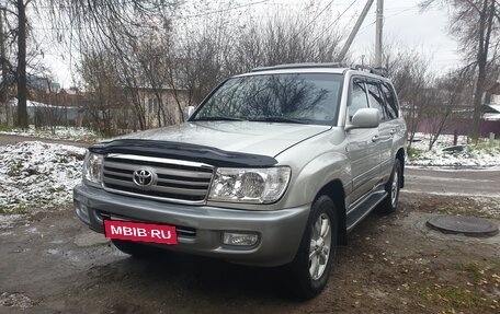 Toyota Land Cruiser 100 рестайлинг 2, 2002 год, 1 765 000 рублей, 4 фотография