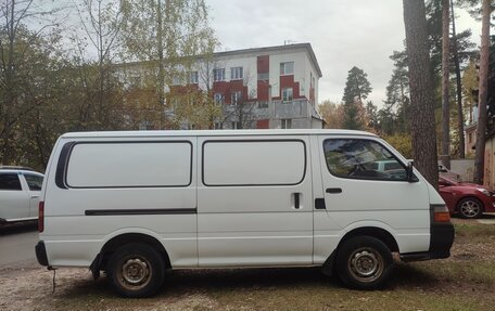 Toyota HiAce H100, 2002 год, 1 050 000 рублей, 3 фотография