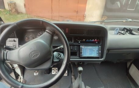 Toyota HiAce H100, 2002 год, 1 050 000 рублей, 8 фотография