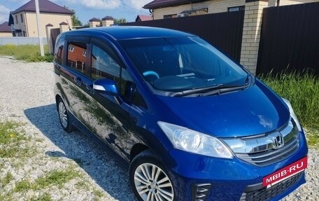 Honda Freed I, 2016 год, 1 350 000 рублей, 2 фотография