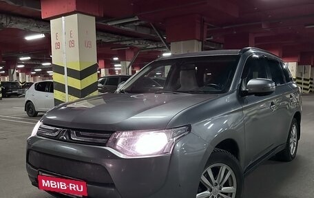 Mitsubishi Outlander III рестайлинг 3, 2012 год, 1 475 000 рублей, 2 фотография