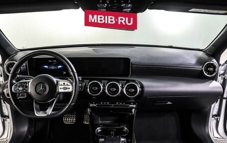 Mercedes-Benz A-Класс, 2019 год, 3 198 000 рублей, 14 фотография