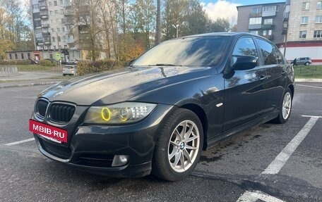 BMW 3 серия, 2011 год, 900 000 рублей, 3 фотография