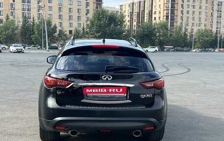 Infiniti QX70, 2015 год, 3 750 000 рублей, 10 фотография