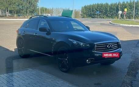 Infiniti QX70, 2015 год, 3 750 000 рублей, 39 фотография