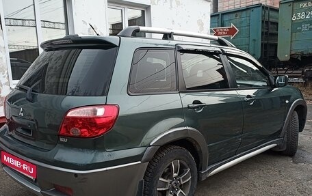 Mitsubishi Outlander III рестайлинг 3, 2006 год, 850 000 рублей, 4 фотография