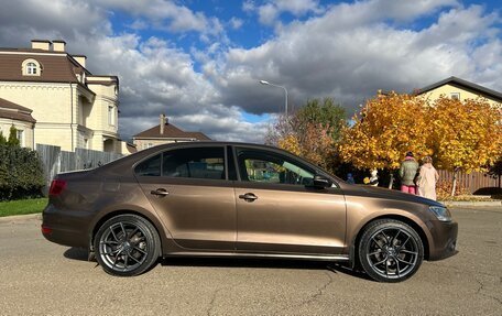 Volkswagen Jetta VI, 2013 год, 1 250 000 рублей, 4 фотография