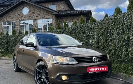 Volkswagen Jetta VI, 2013 год, 1 250 000 рублей, 3 фотография