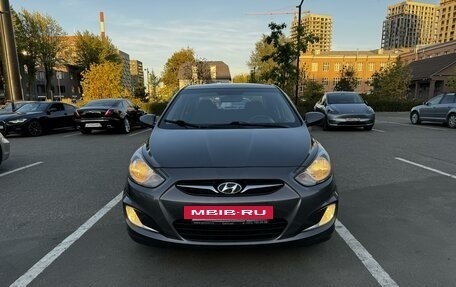 Hyundai Solaris II рестайлинг, 2011 год, 850 000 рублей, 4 фотография