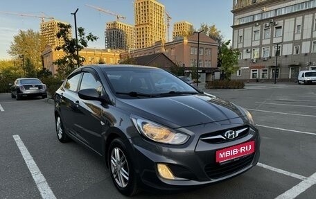 Hyundai Solaris II рестайлинг, 2011 год, 850 000 рублей, 6 фотография