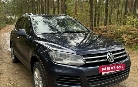 Volkswagen Touareg III, 2010 год, 1 590 000 рублей, 2 фотография